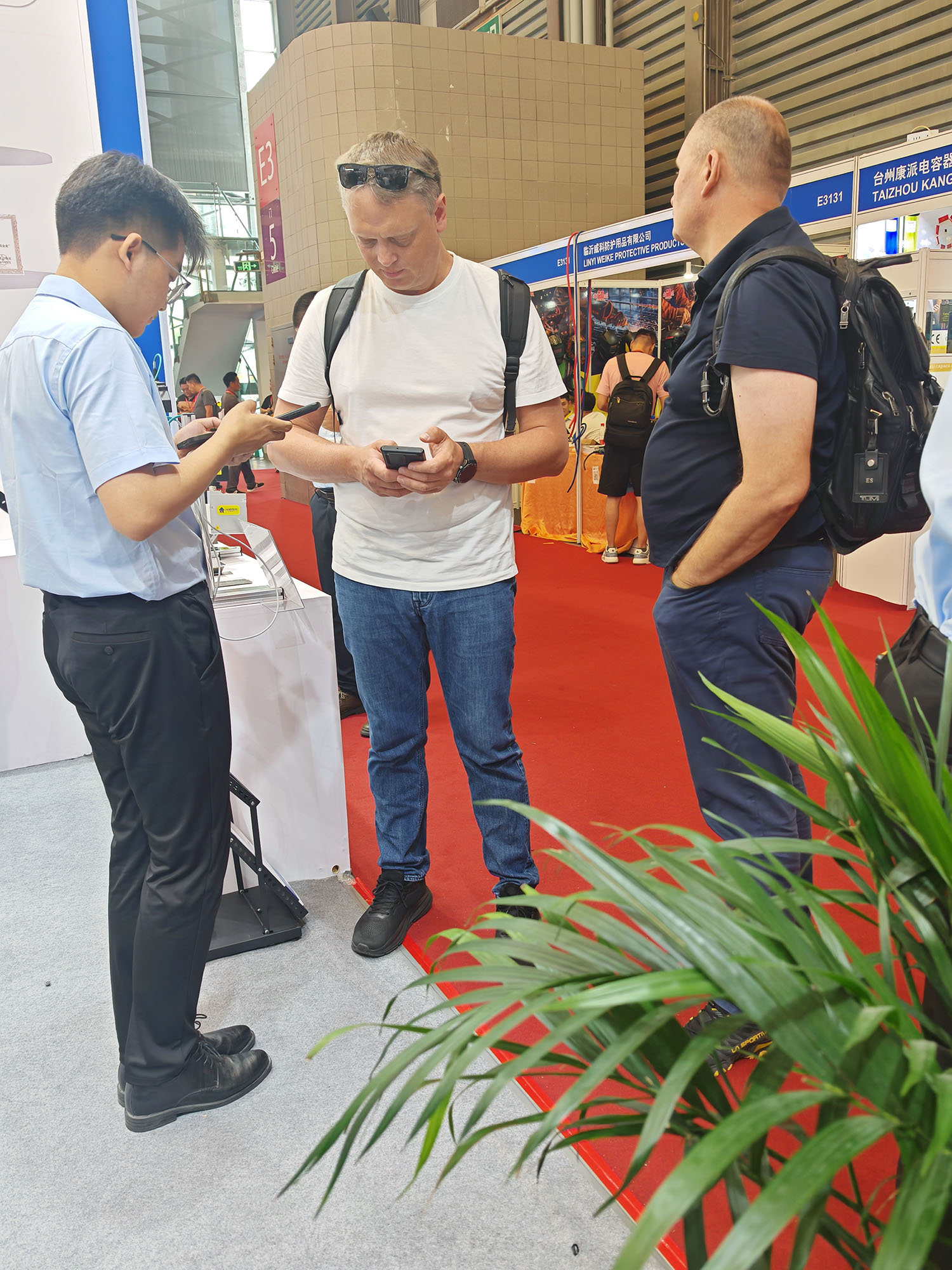 創(chuàng)想智控亮相第28屆北京·埃森焊接展，免示教與零前置焊縫跟蹤技術(shù)引爆現(xiàn)場(chǎng)關(guān)注